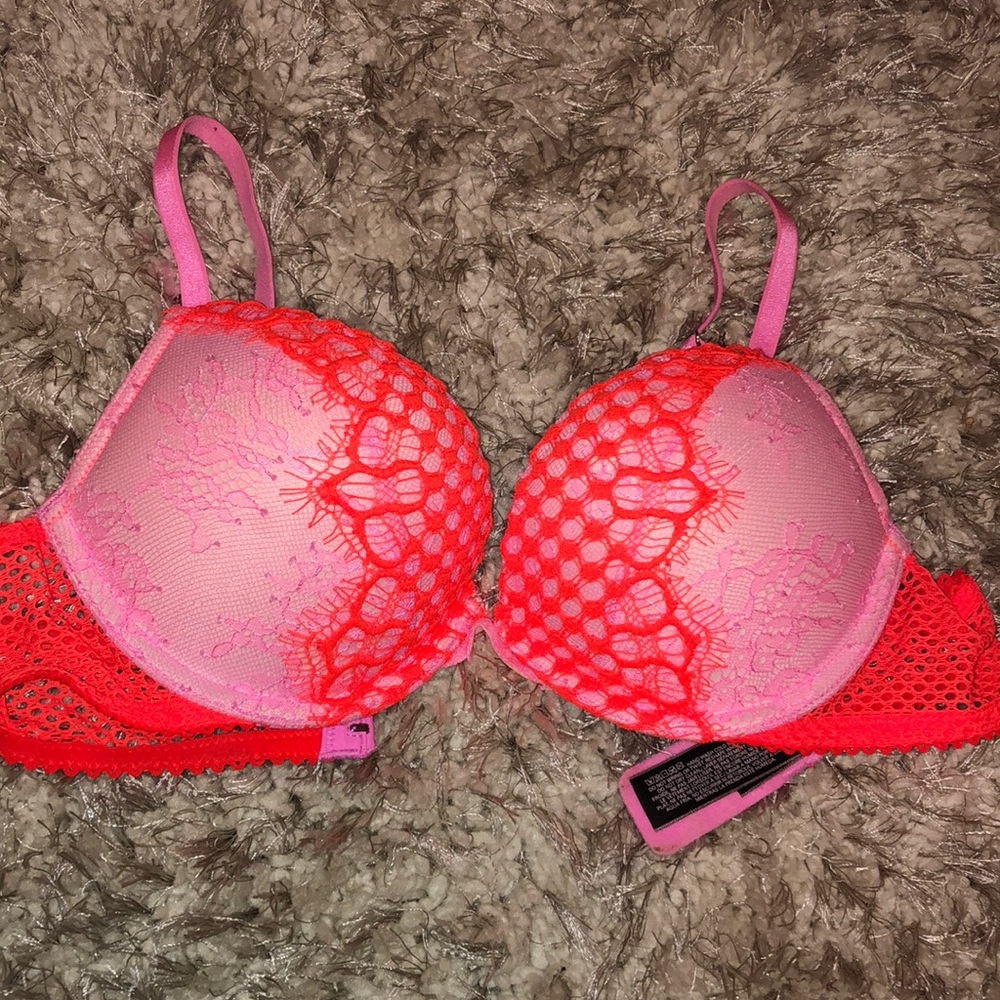 32B Victoria secret bombshell plunge bra